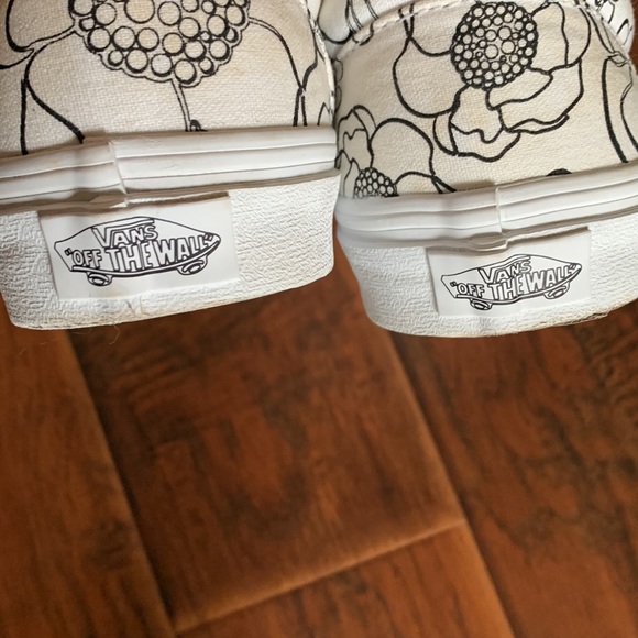 VANS black/white floral shoes - Picture 6 of 7